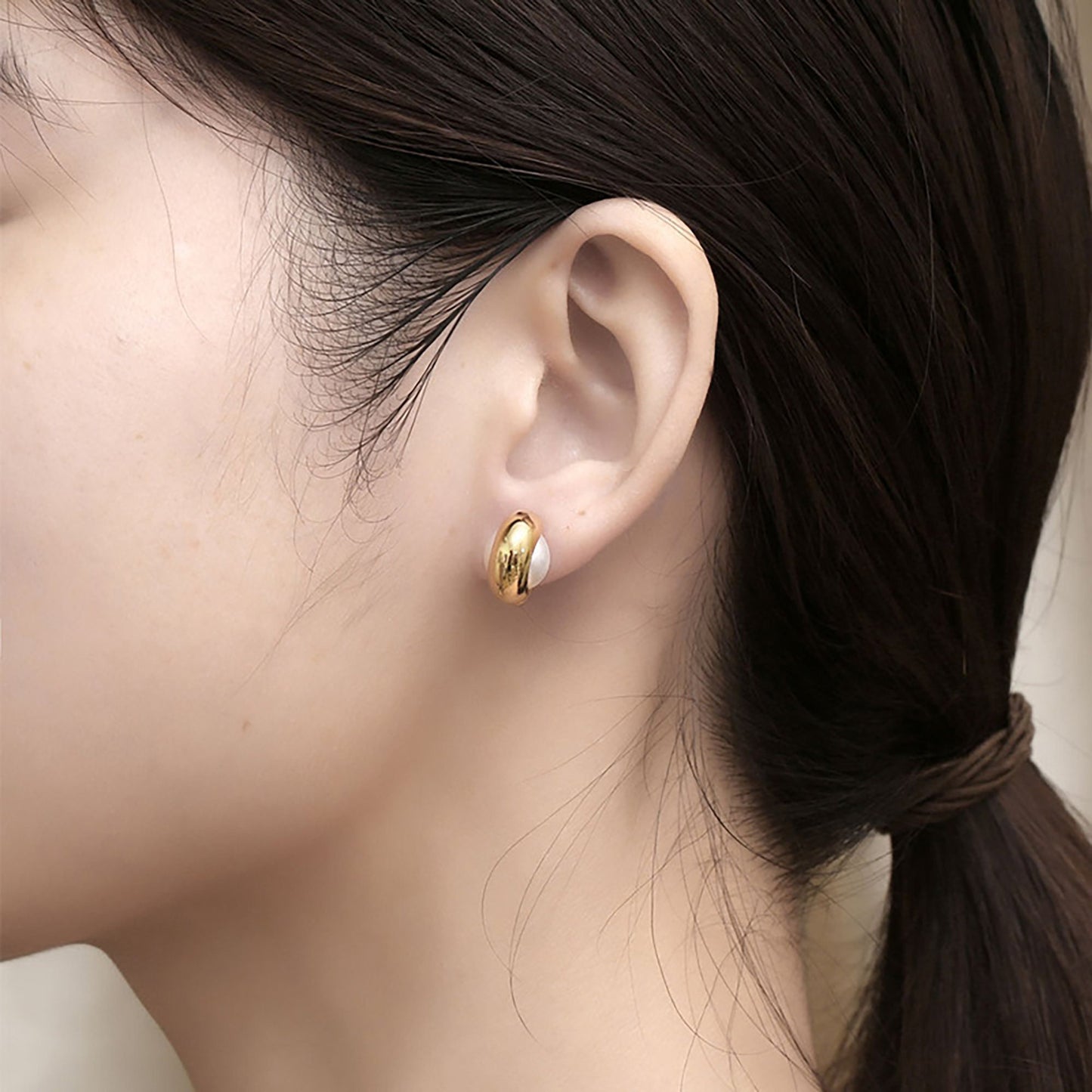 Titanium Pearl Stud Earrings, Non Tarnish Earrings, Implant Grade Titanium Waterproof Earrings, Vintage Style Earrings, Minimal Earrings