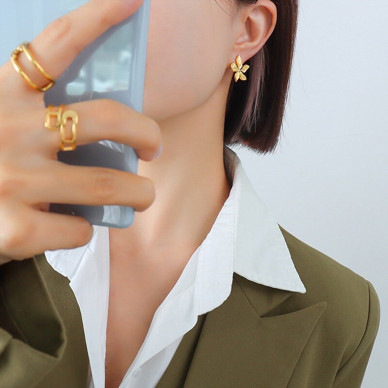 Titanium Large Flower 18K Gold Earrings, Gold Plated, Hypoallergenic, Implant Grade Titanium Waterproof, Vintage Style, Minimal