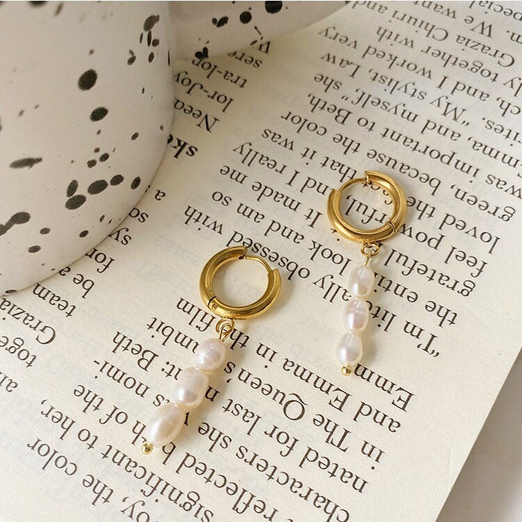 Titanium Real Pearl Huggies Hoop Earrings, Non Tarnish Earrings, Implant Grade, Waterproof, Vintage Style Earrings, Minimal Earrings