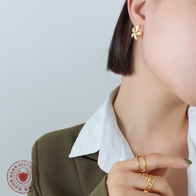 Titanium Large Flower 18K Gold Earrings, Gold Plated, Hypoallergenic, Implant Grade Titanium Waterproof, Vintage Style, Minimal