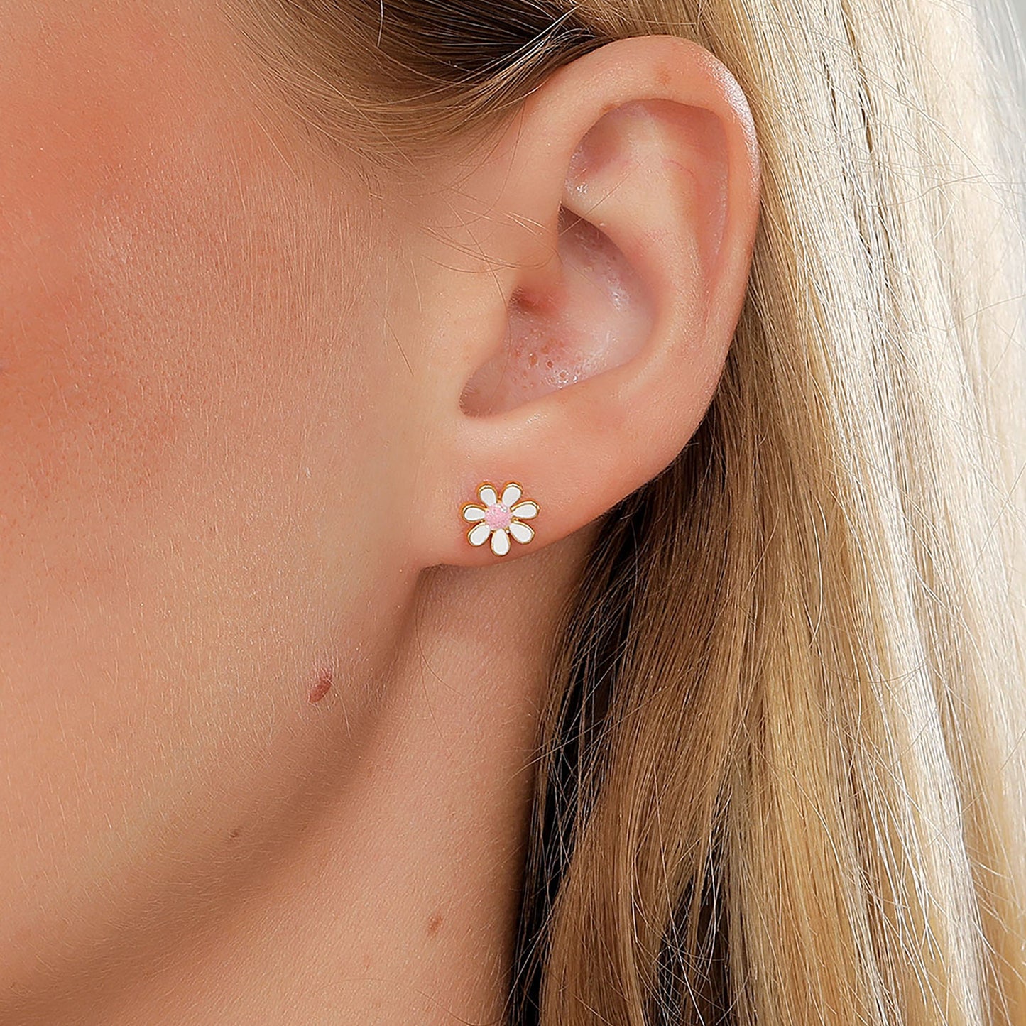 Titanium Daisy Flower Screw Back Stud Earrings, Non Tarnish Earrings, Implant Grade Titanium Waterproof Earrings, Minimal Earrings