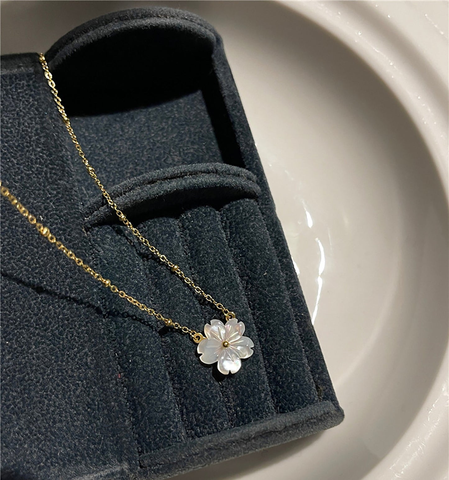 Titanium Gold Shell Flower Necklace, Non Tarnish, Implant Grade Titanium Waterproof, Vintage Style, Minimal